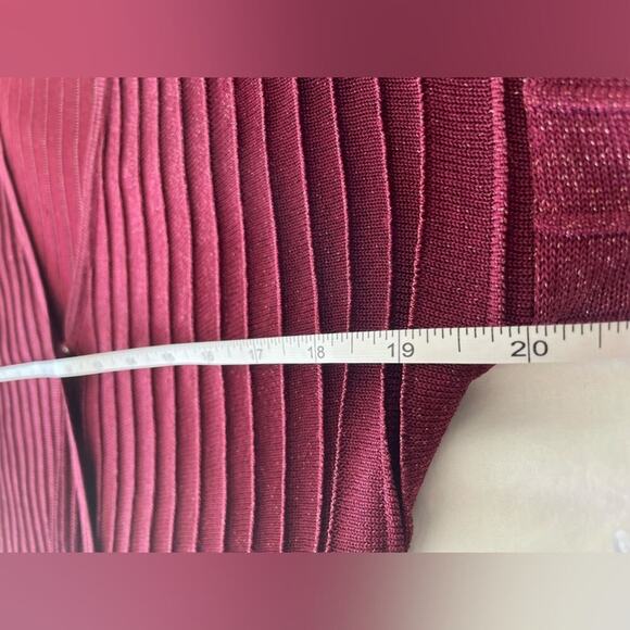 ✨GUESS✨ Prism Surplice Top - Picture 9 of 10